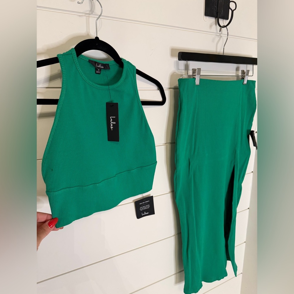 NWT *Lulu's Kelly  Green Ribbed Crop Tank & Skirt Set